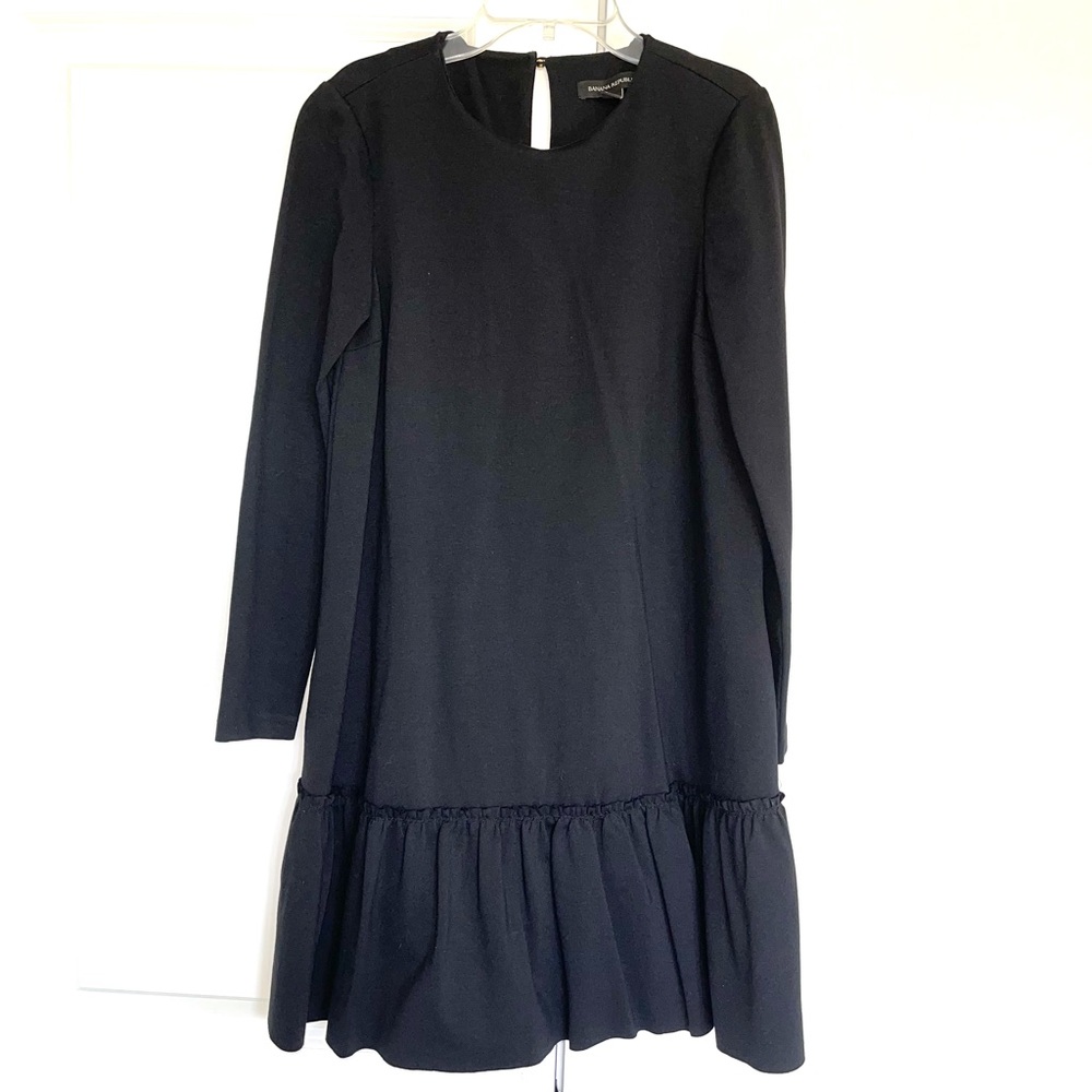 Banana republic ruffle bottom long sleeve dress